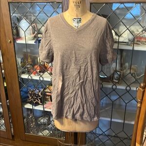 Old Navy Men's Short Sleeve V-Neck Tee in Light Taupe